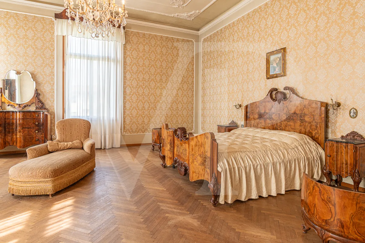 Historische Villa mit Park und handwerklichen Nebengebäuden