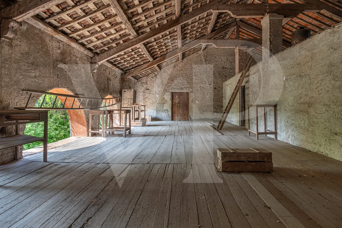 Historische Villa mit Park und handwerklichen Nebengebäuden