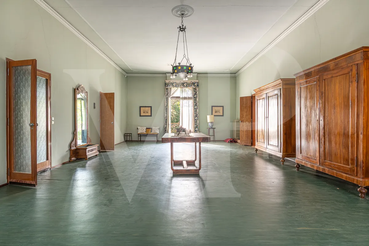 Historische Villa mit Park und handwerklichen Nebengebäuden