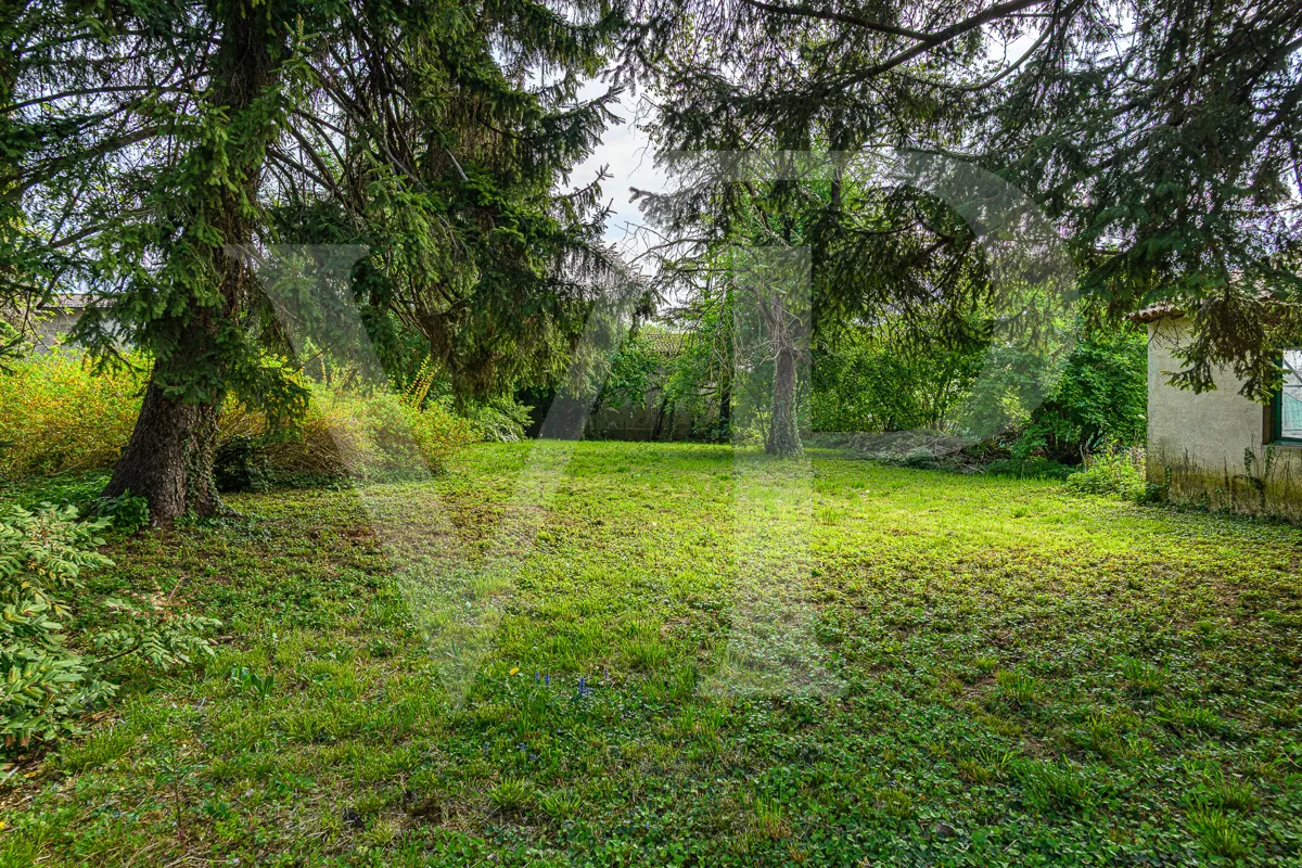 Historische Villa mit Park und handwerklichen Nebengebäuden
