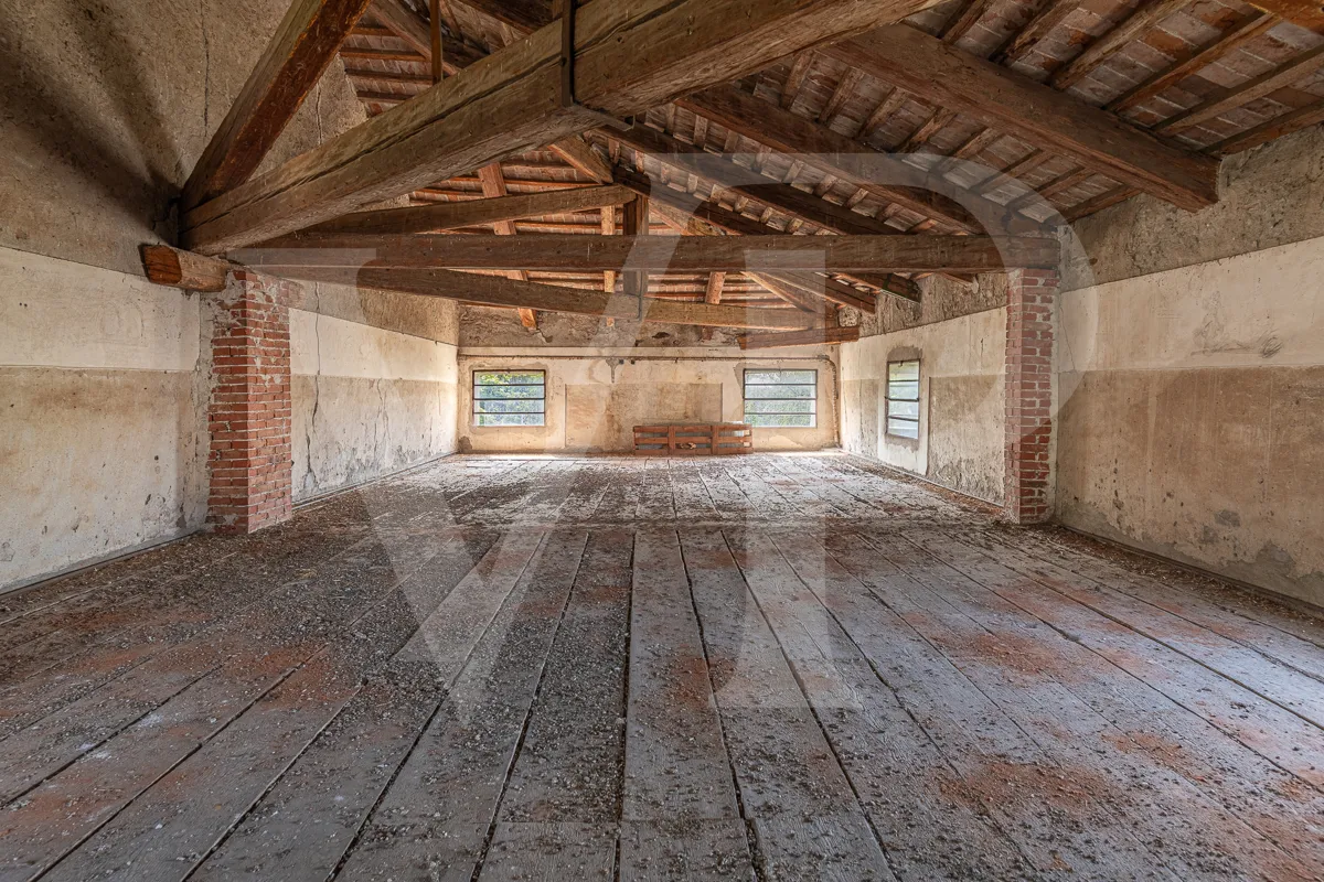 Historische Villa mit Park und handwerklichen Nebengebäuden