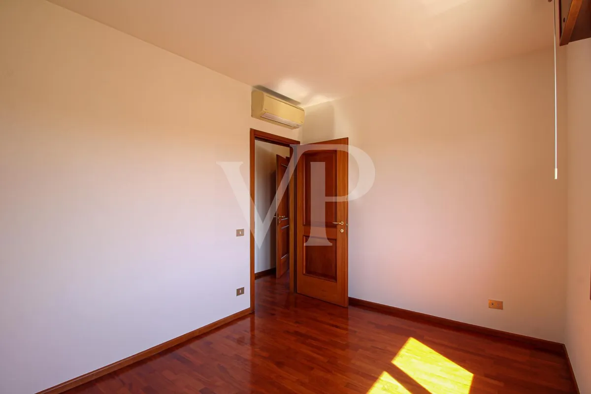 Three-room apartment with terrace and garage within walking distance of Ederle Barracks