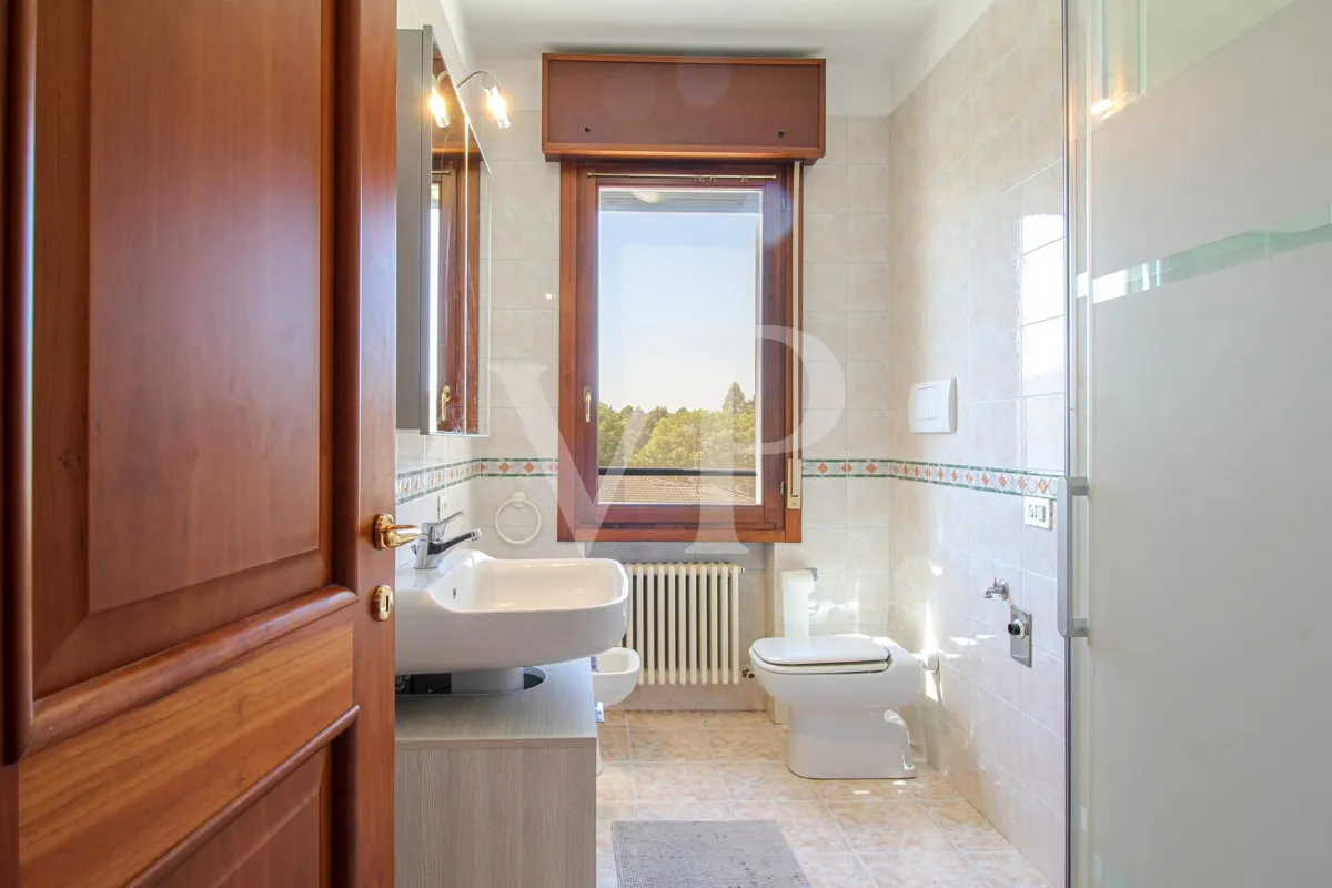 Three-room apartment with terrace and garage within walking distance of Ederle Barracks