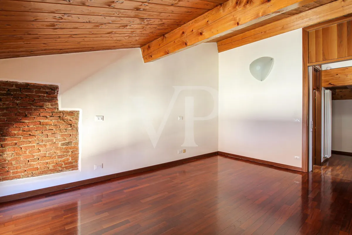 Elegante Wohnung auf zwei Ebenen im historischen Herzen von Vicenza