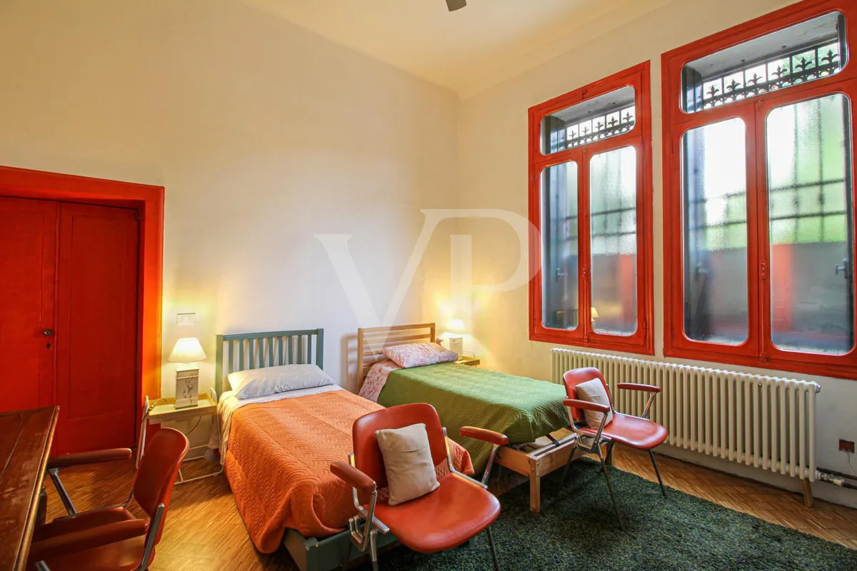 Exklusives Designer-Loft mit Gartenblick
