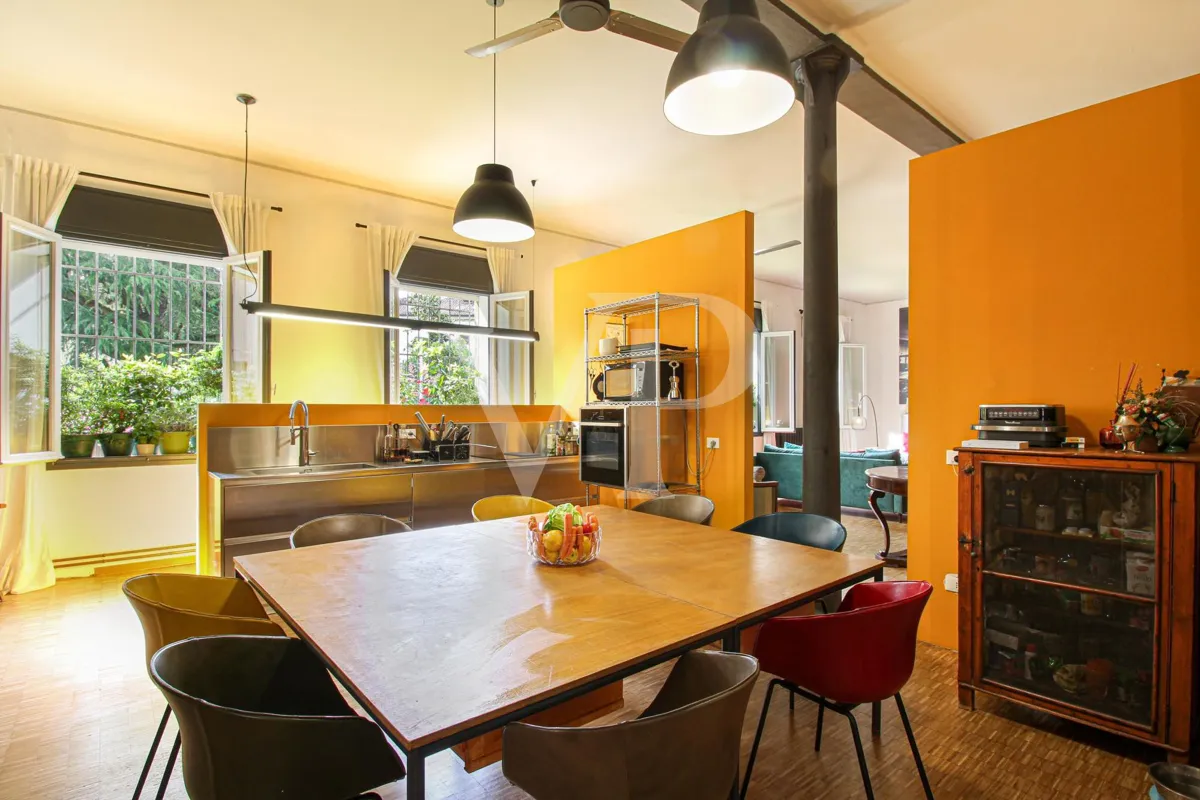 Exklusives Designer-Loft mit Gartenblick