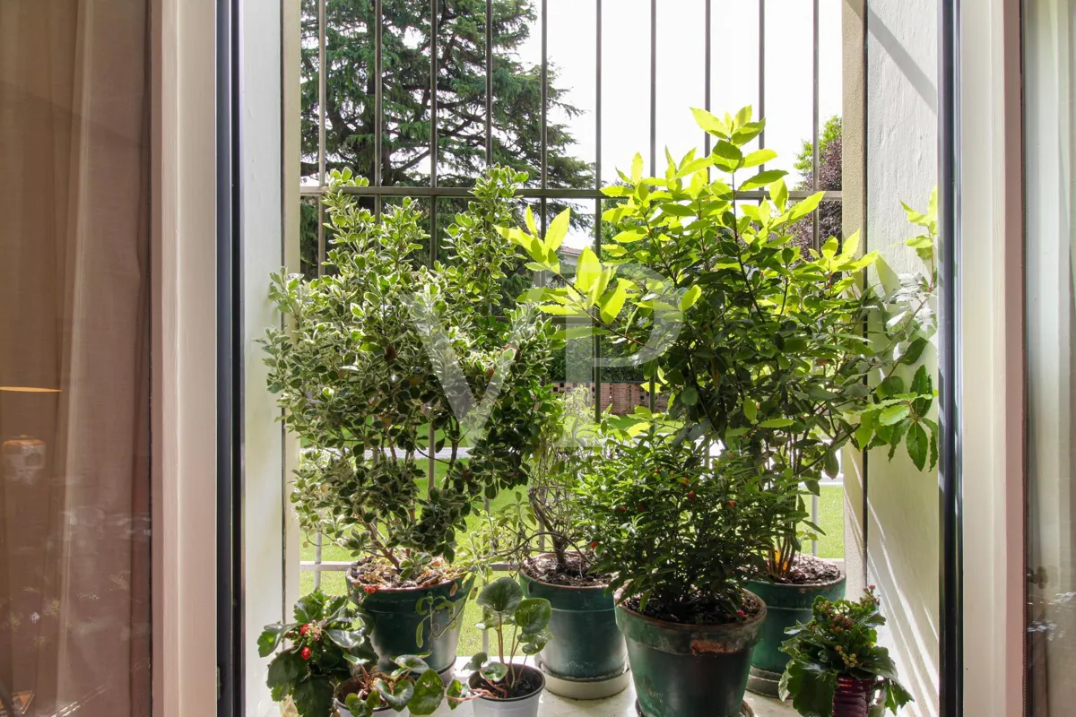 Exklusives Designer-Loft mit Gartenblick