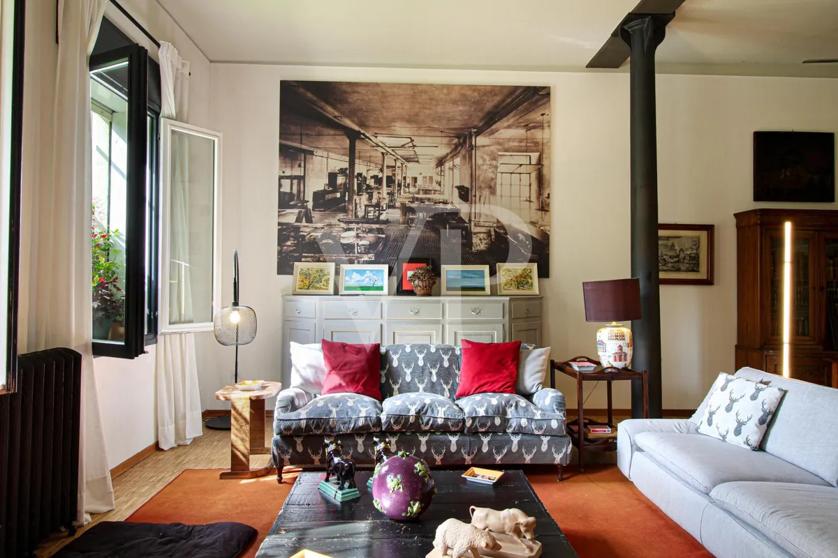 Exklusives Designer-Loft mit Gartenblick