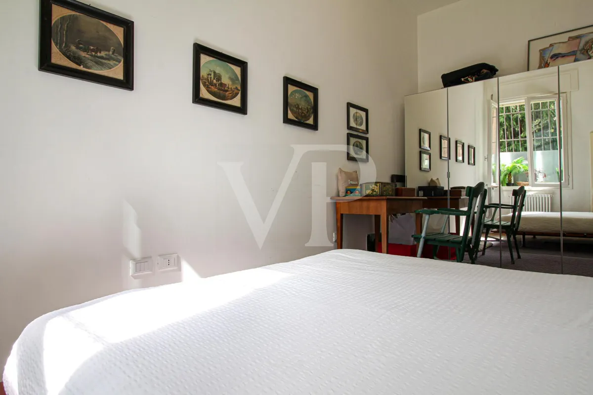 Exklusives Designer-Loft mit Gartenblick