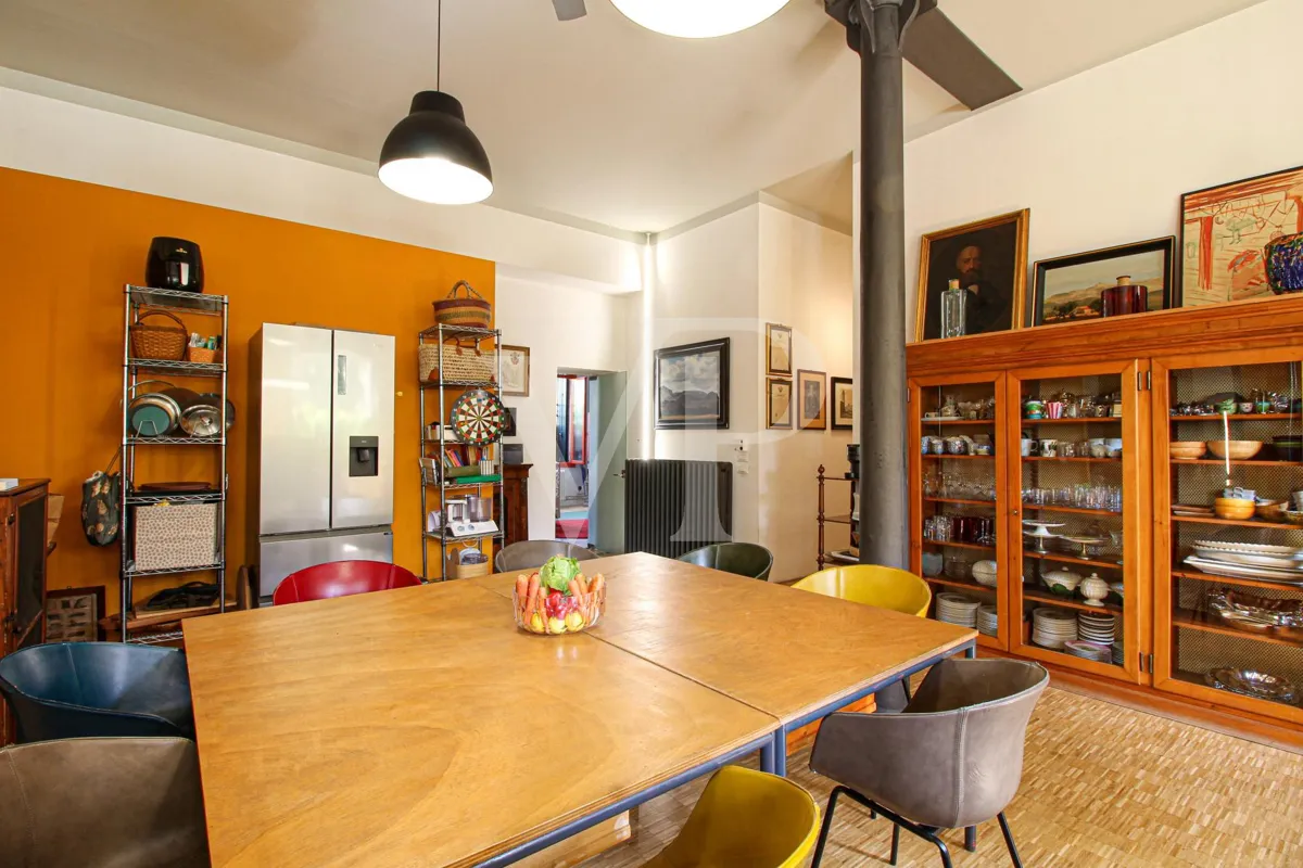 Exklusives Designer-Loft mit Gartenblick