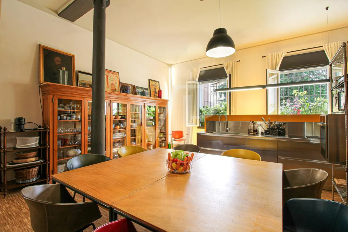 Exklusives Designer-Loft mit Gartenblick
