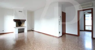 von_poll_real_estate_property_IT20355312_image_0