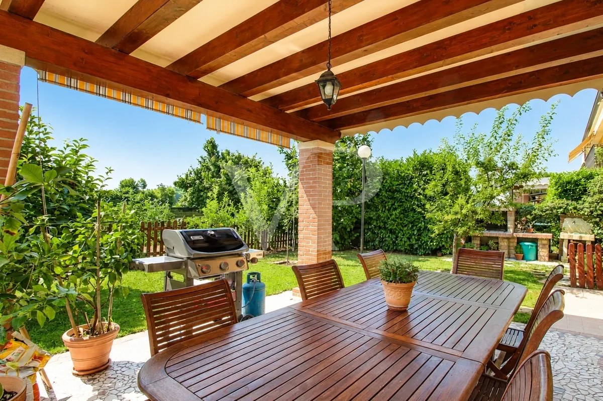 Doppelhaushälfte mit eigenem Garten in Quinto Vicentino – Energieeffizienzklasse B