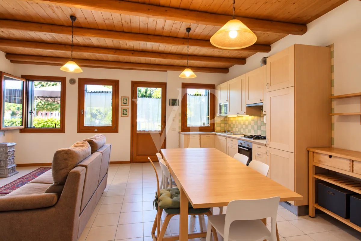 Una casa da vivere, tra ambienti accoglienti e spazi all’aperto