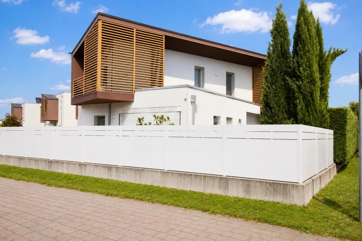 Exklusive Eckvilla mit Pool vor den Toren von Vicenza