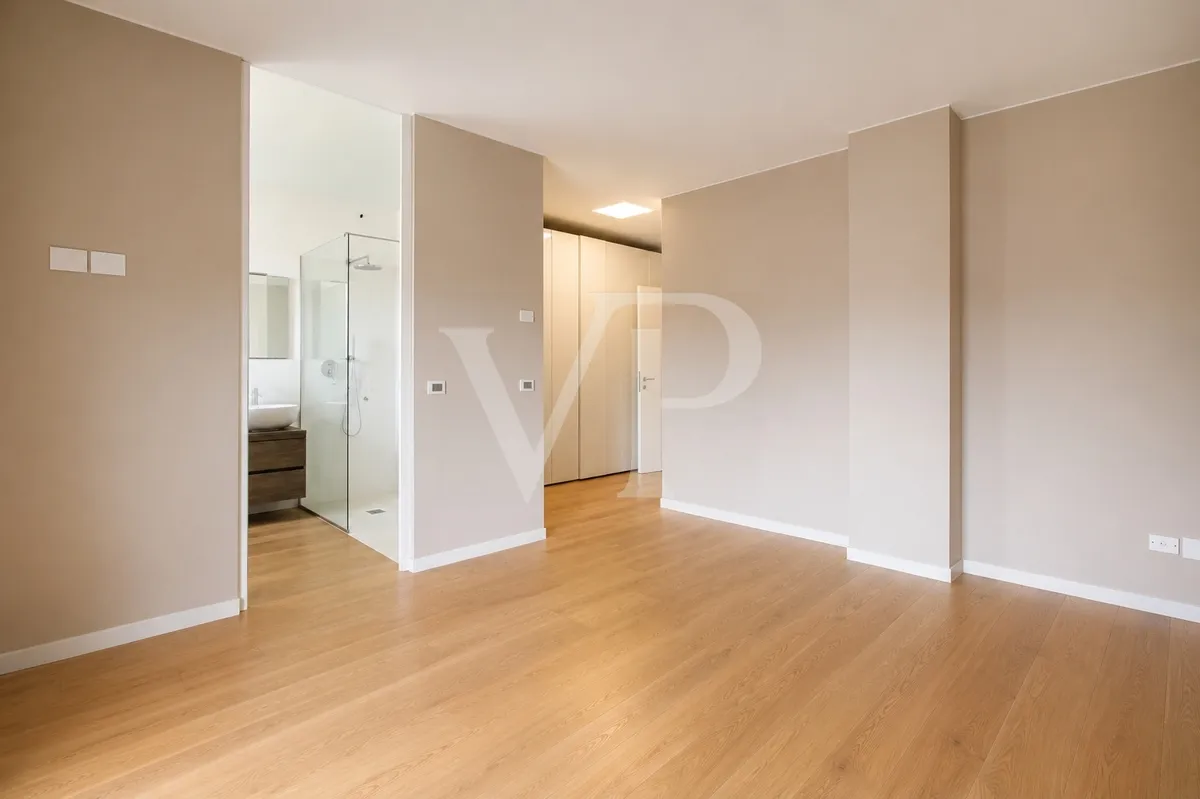 Exklusive Eckvilla mit Pool vor den Toren von Vicenza