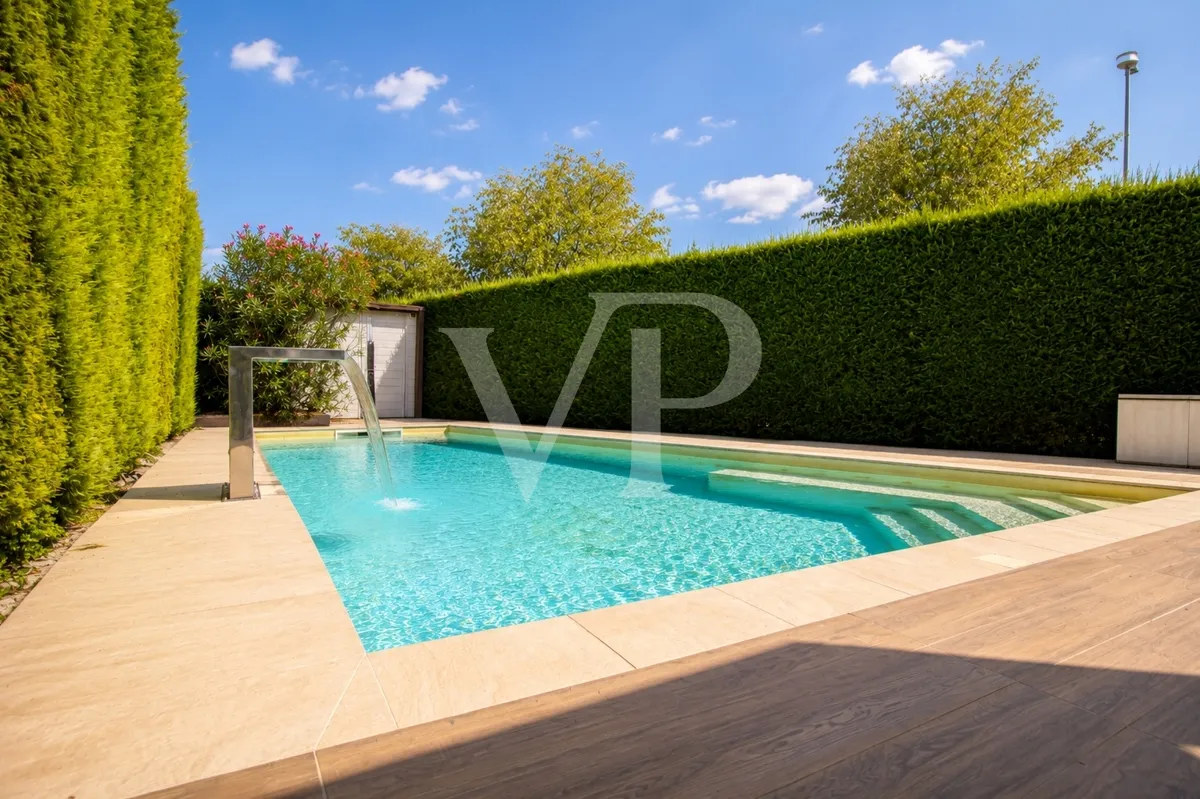 Exklusive Eckvilla mit Pool vor den Toren von Vicenza