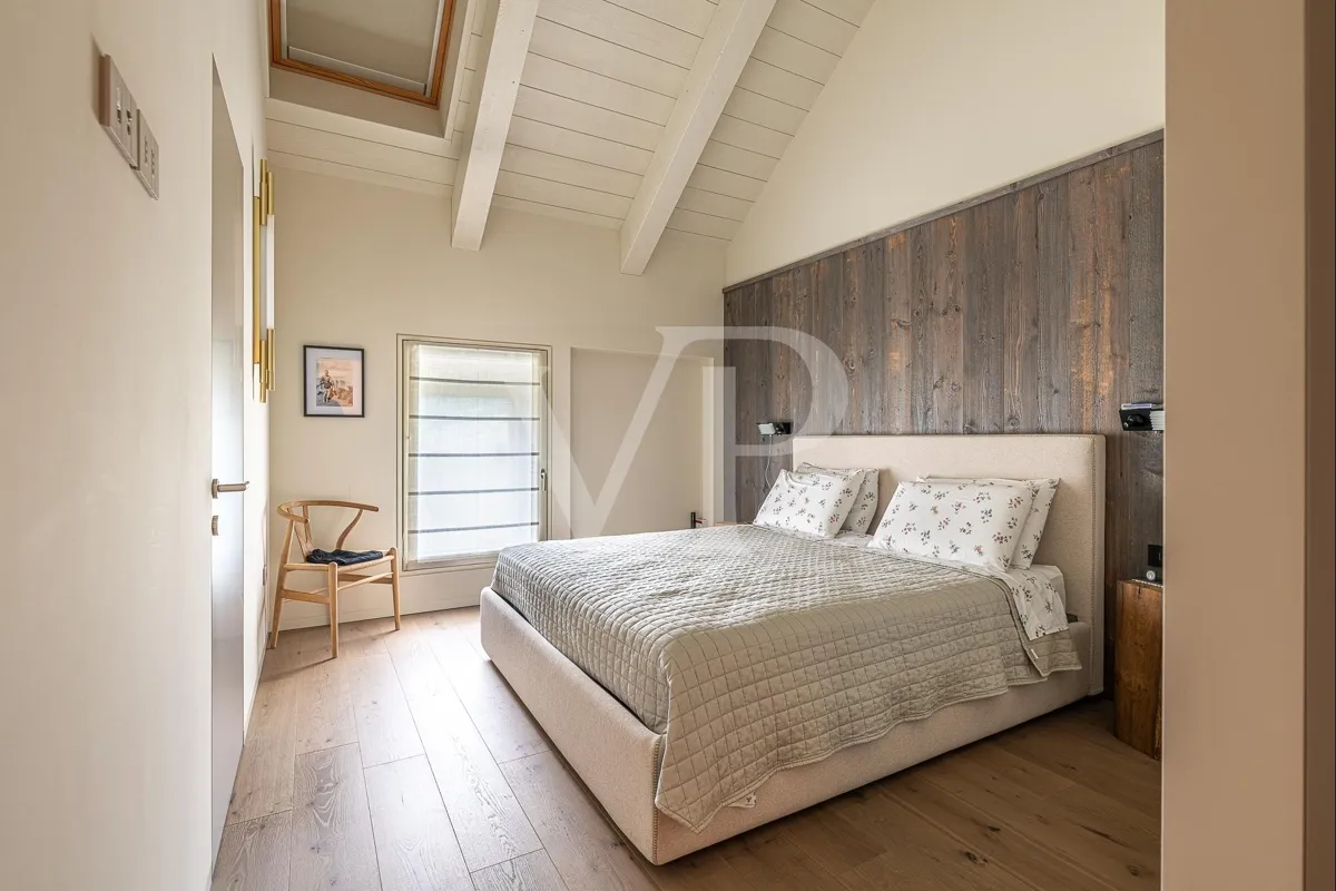 Elegantes Wohnen in den Bergen: der diskrete Luxus eines exklusiven Chalets