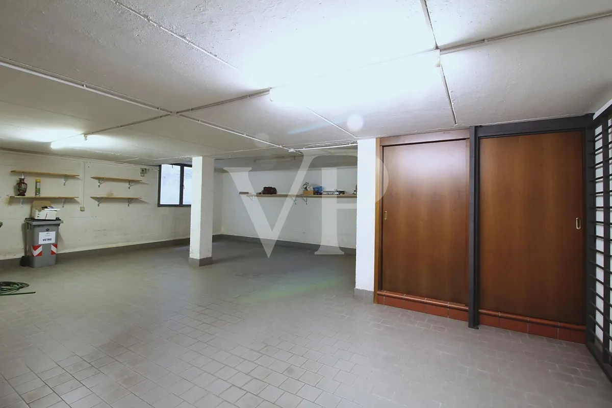 Spacieuse villa jumelée avec sous-sol aménagé et grand garage