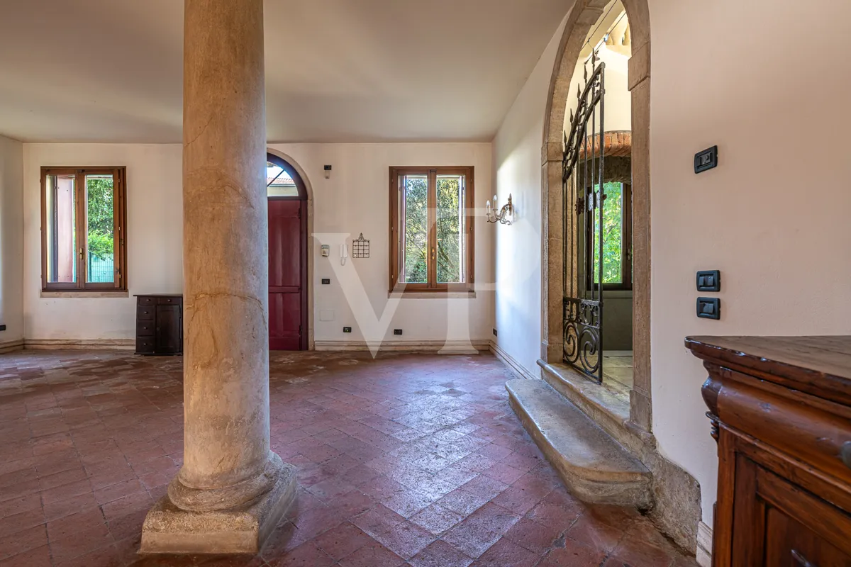 Historische Villa im Ortszentrum