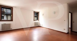 von_poll_real_estate_property_IT20355381_image_0