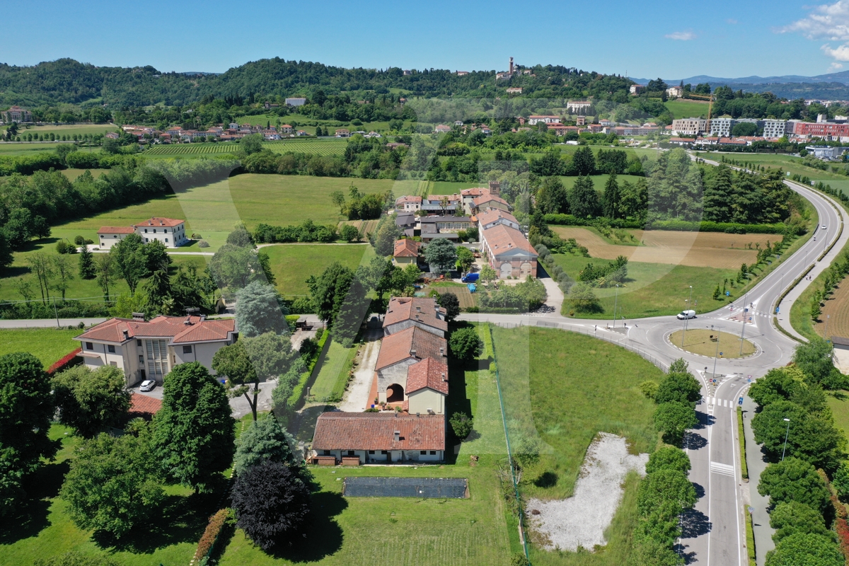 Portion of farmhouse of 1700 to be renovated