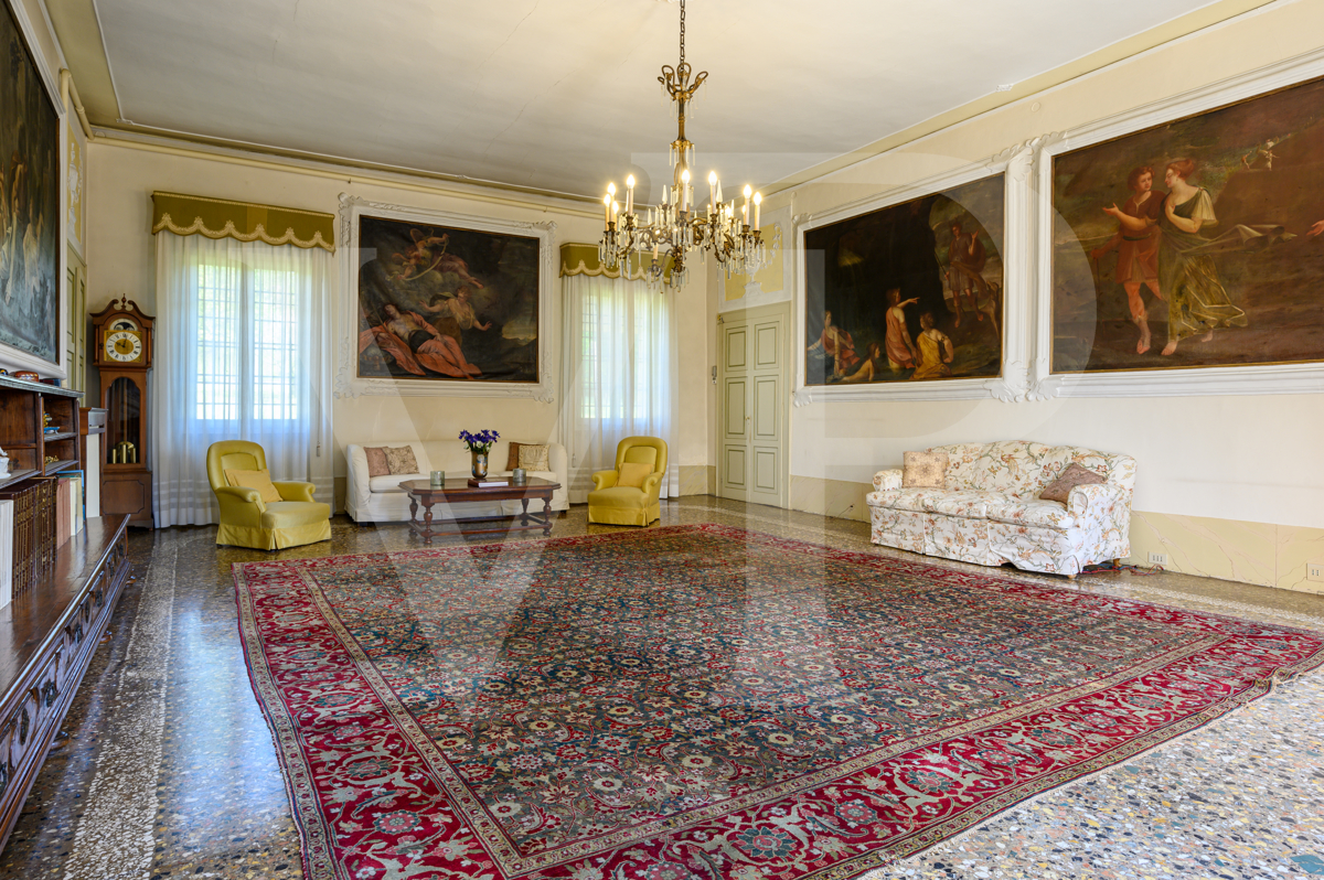 Venetian villa from the 16th century
at the foot of the castle of Asolo