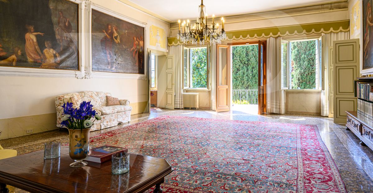 Venetian villa from the 16th century
at the foot of the castle of Asolo