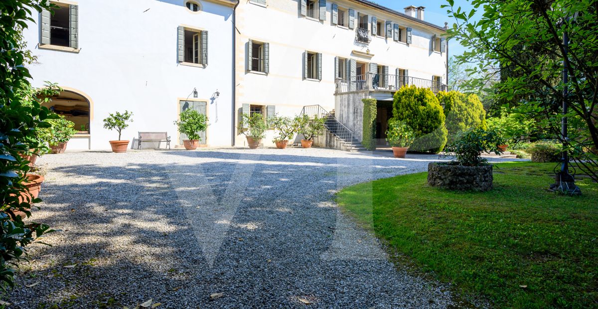Venetian villa from the 16th century
at the foot of the castle of Asolo