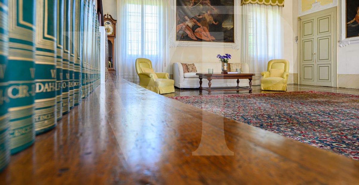 Venetian villa from the 16th century
at the foot of the castle of Asolo