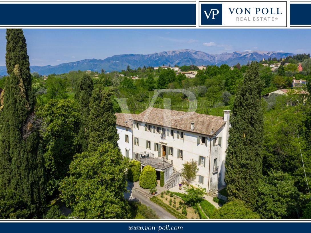 Venetian villa from the 16th century
at the foot of the castle of Asolo