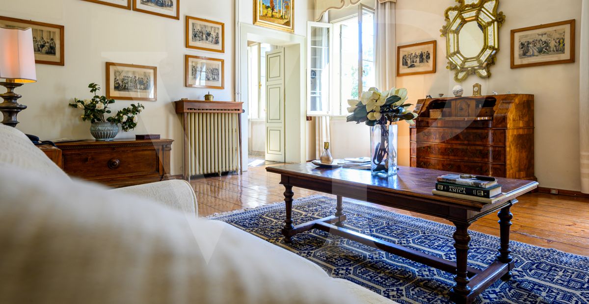 Venetian villa from the 16th century
at the foot of the castle of Asolo