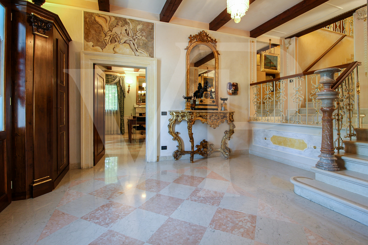 Living in the comfort of a Venetian Villa