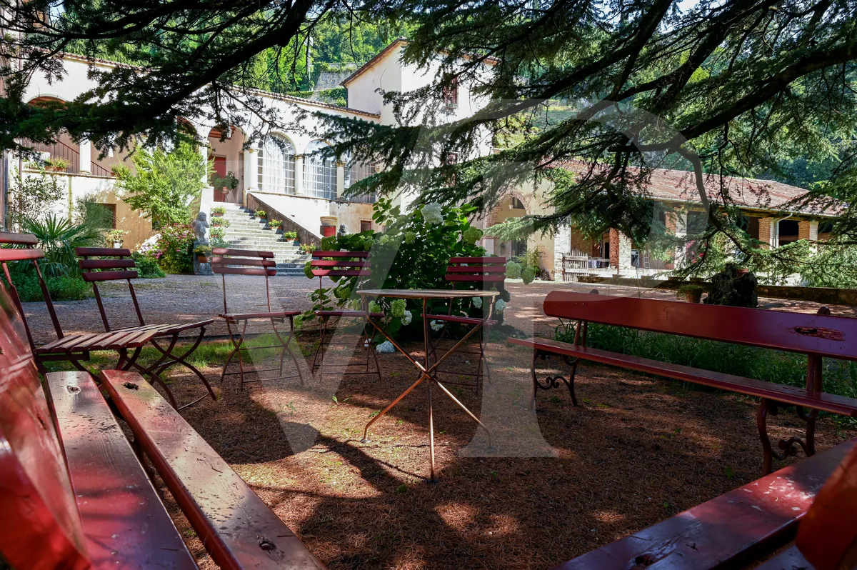 Historische Villa an den Hängen des Mount Summano
