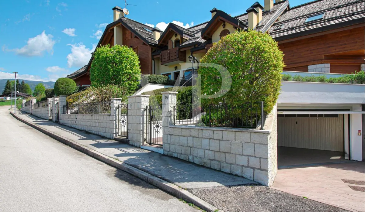 Chalet - Multi-family house with panoramic views
a stone's throw from the center of Asiago