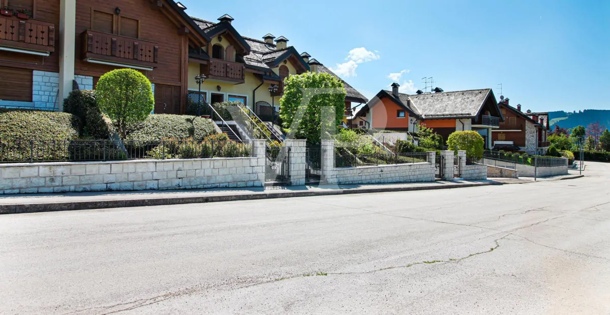 Chalet - Multi-family house with panoramic views
a stone's throw from the center of Asiago