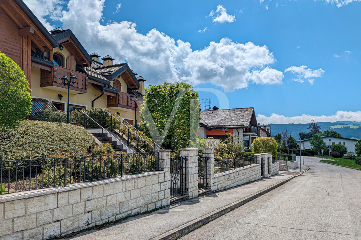 Chalet - Maison multifamiliale avec vue panoramique
à deux pas du centre d'Asiago