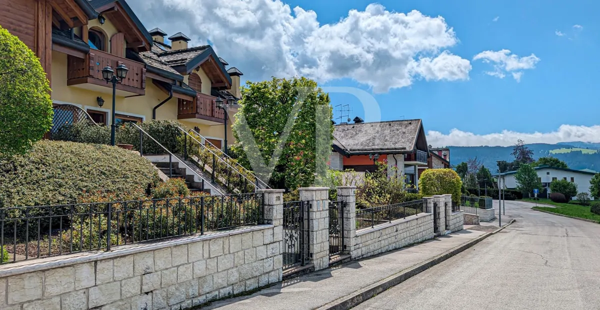 Chalet - Multi-family house with panoramic views
a stone's throw from the center of Asiago