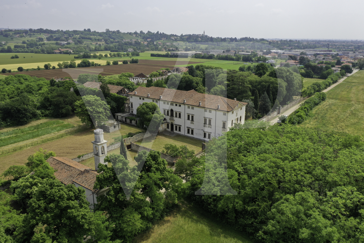 Impressionnante villa du 17e siècle