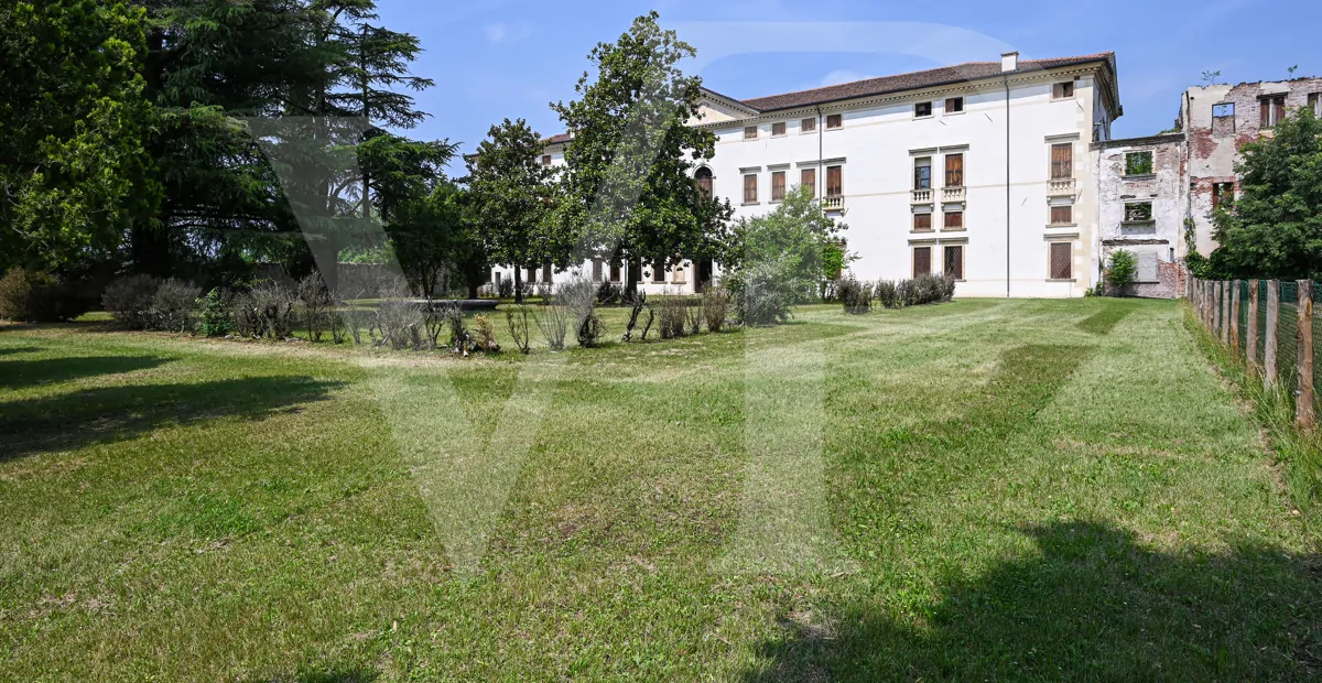 Impresionante villa del siglo XVII