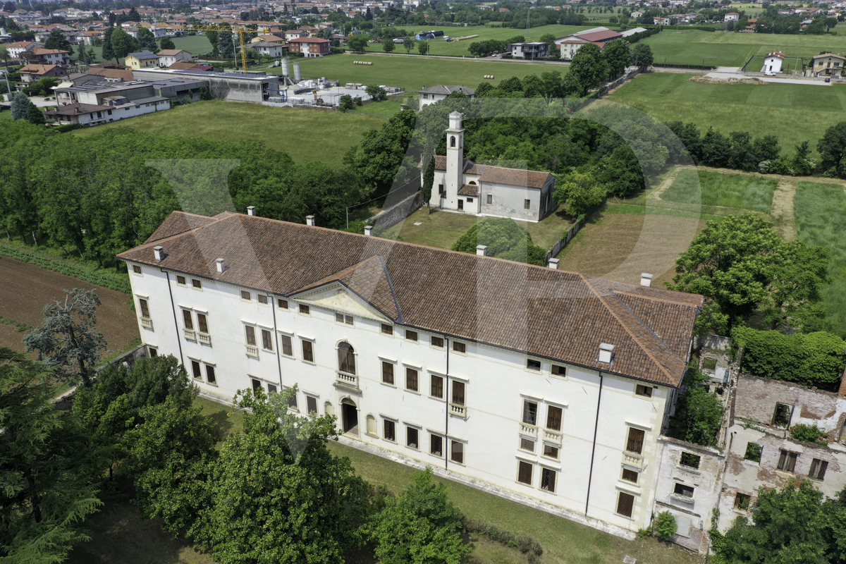 Impressionnante villa du 17e siècle