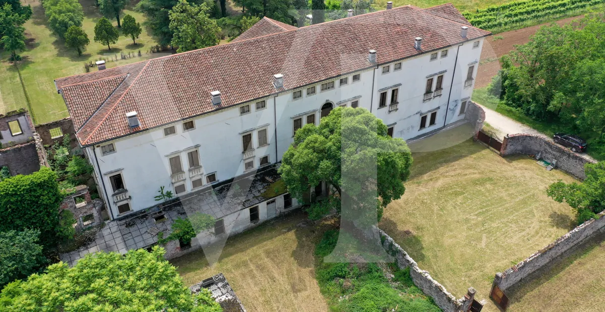 Impresionante villa del siglo XVII