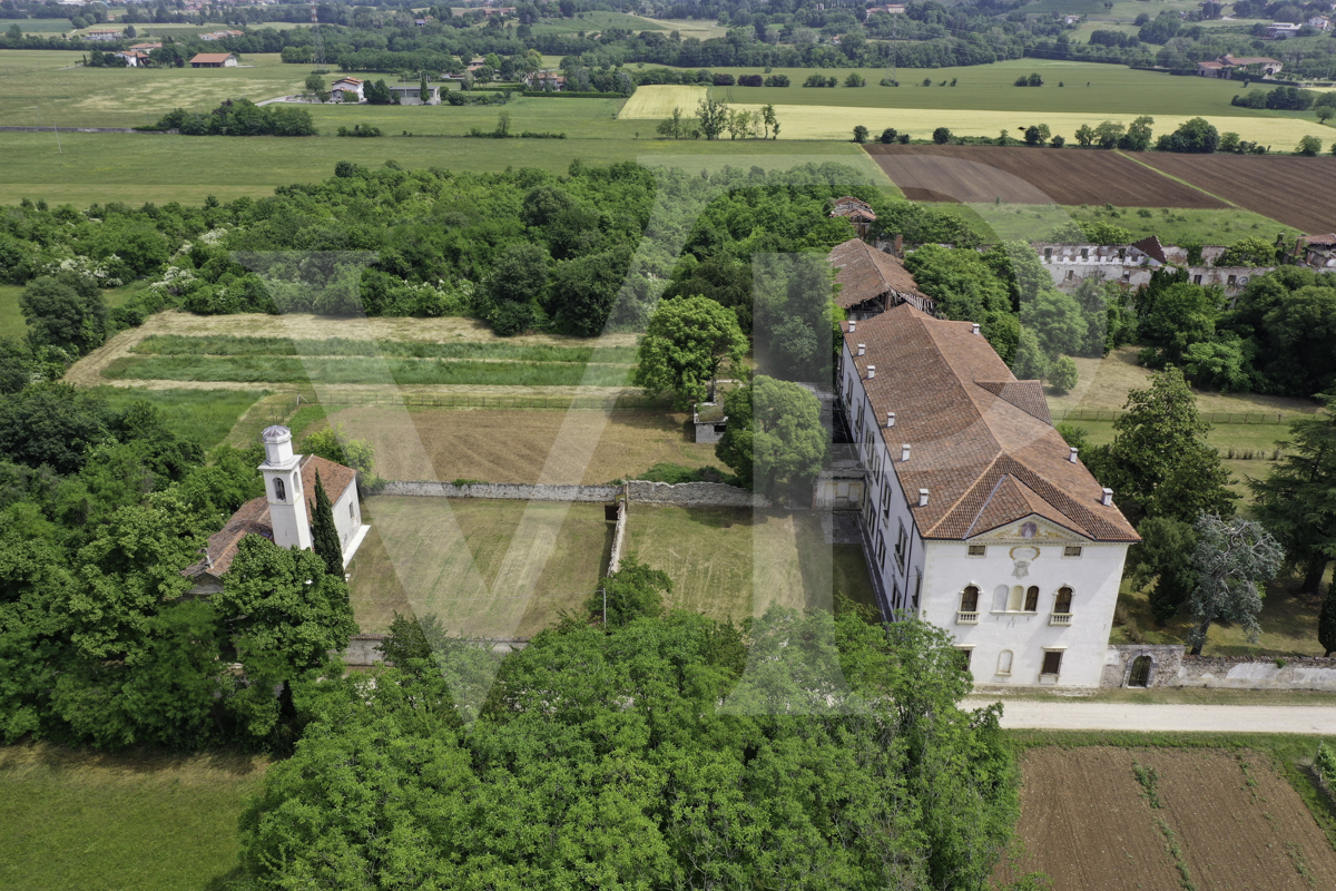 Impressionnante villa du 17e siècle