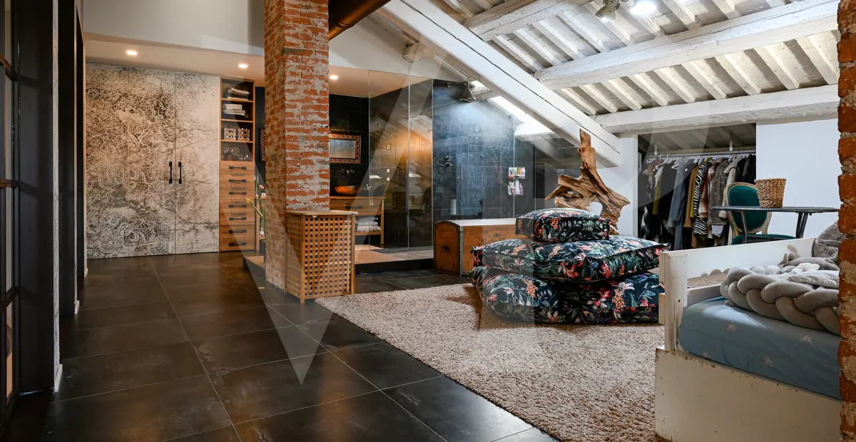 Charmant moulin transformé
en une maison moderne et écologique