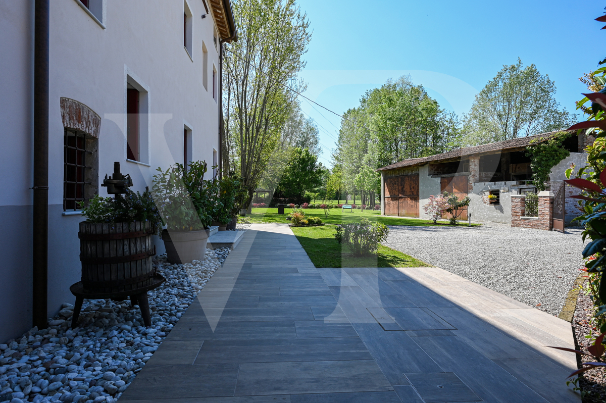 Charmante Mühle umgewandelt
in ein modernes umweltfreundliches Haus