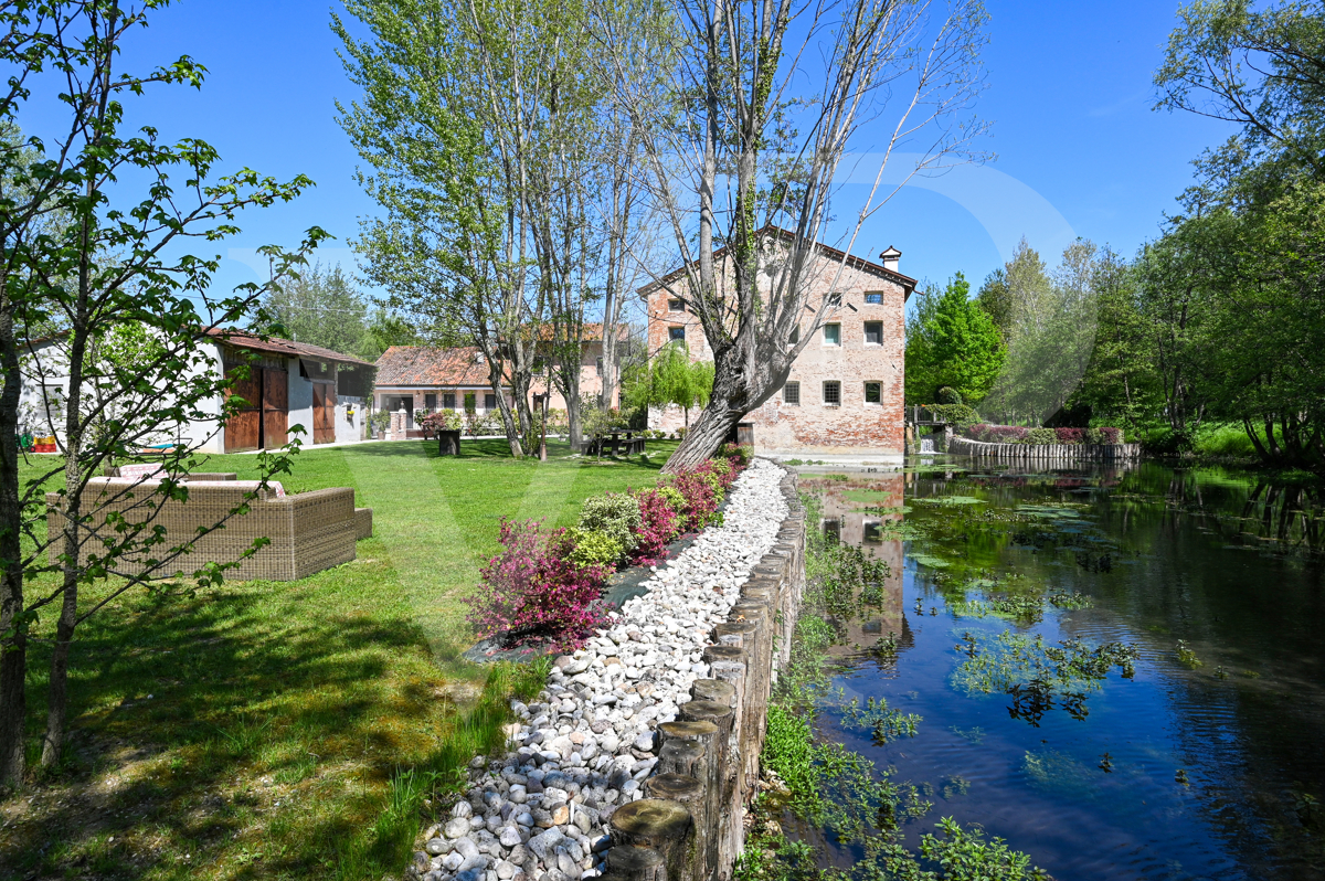 Charmante Mühle umgewandelt
in ein modernes umweltfreundliches Haus