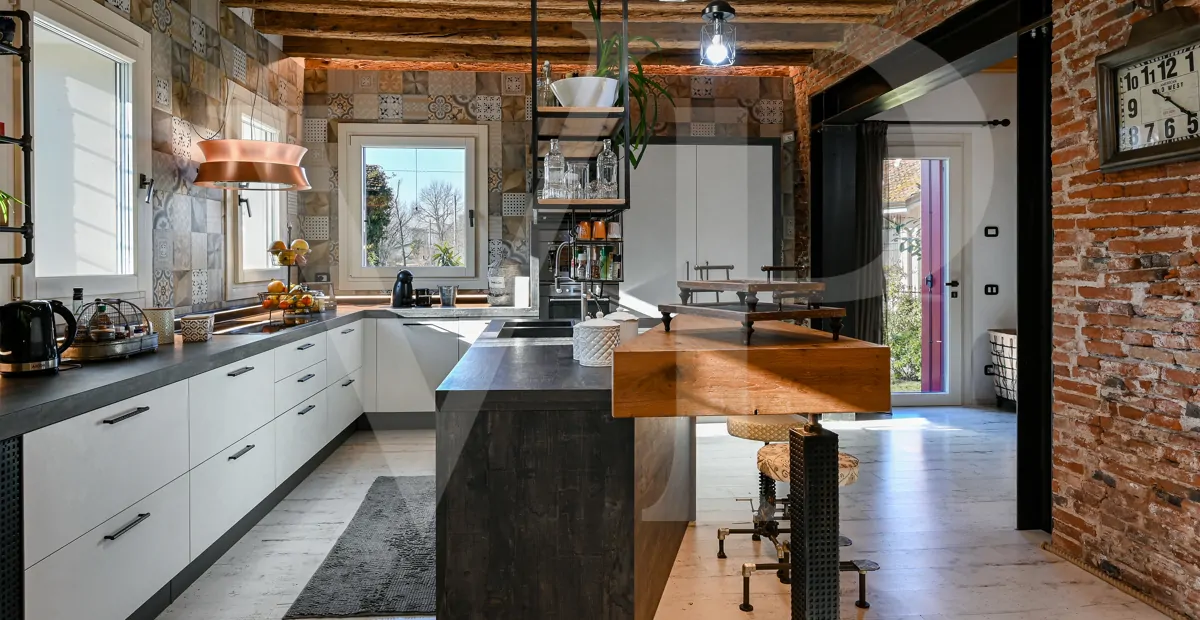 Charmante Mühle umgewandelt
in ein modernes umweltfreundliches Haus