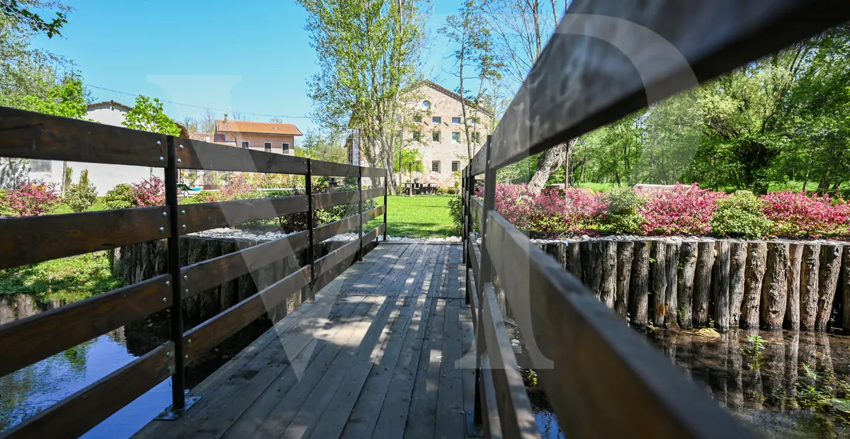 Charmante Mühle umgewandelt
in ein modernes umweltfreundliches Haus