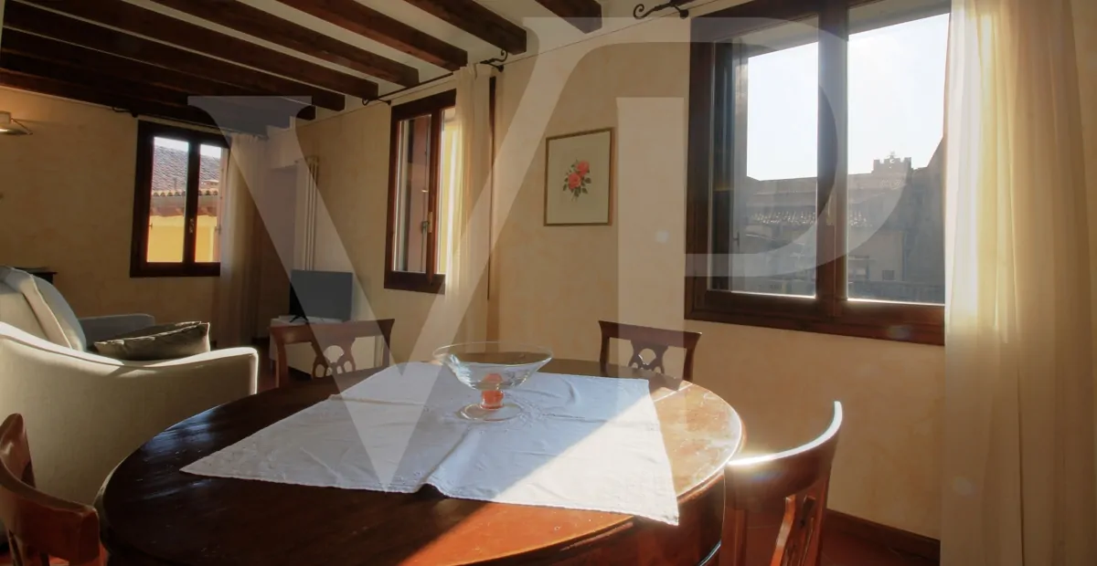 Elegante voll möblierte Wohnung - Historisches Zentrum