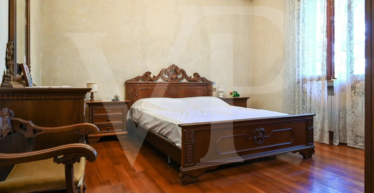 Importante villa con parque bien conservado